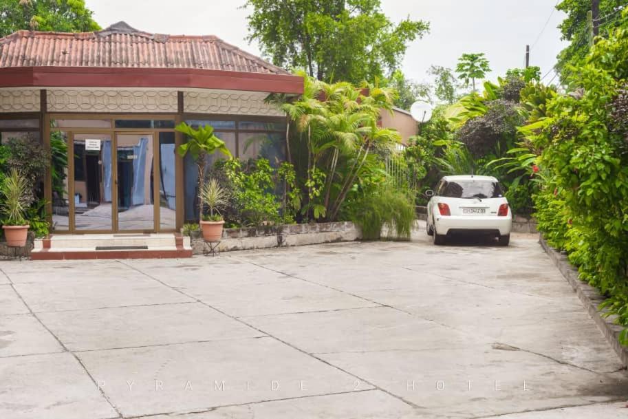 Hotel Pyramide II Kinshasa Exterior foto